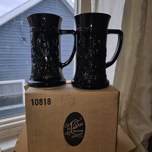 Liana Exclusive Black Embossed Mugs